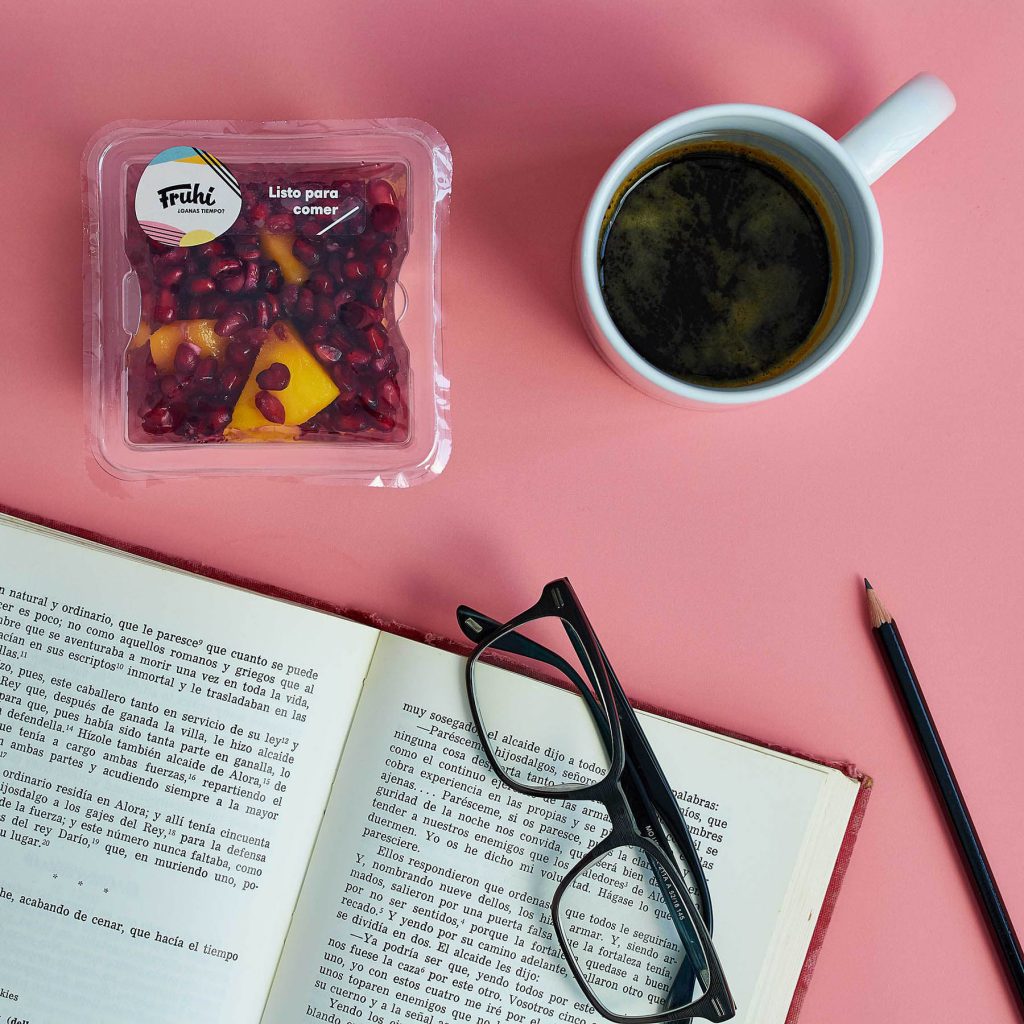 fotografia de alimentacion para una marca de fruta envasada: Fruhi