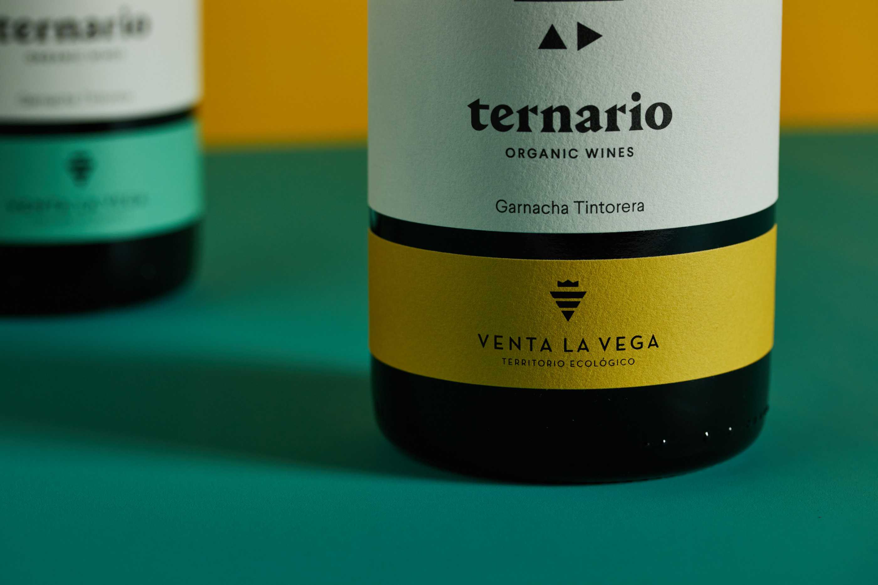 Diseño de etiqueta para familia de vinos venta la vega