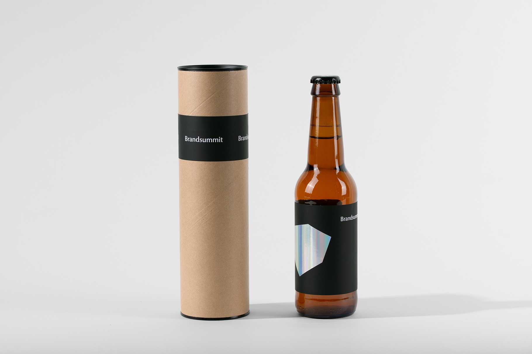 Diseño de packaging (etiqueta) para cerveza conmemorativa del 6 aniversario de Brandsummit.