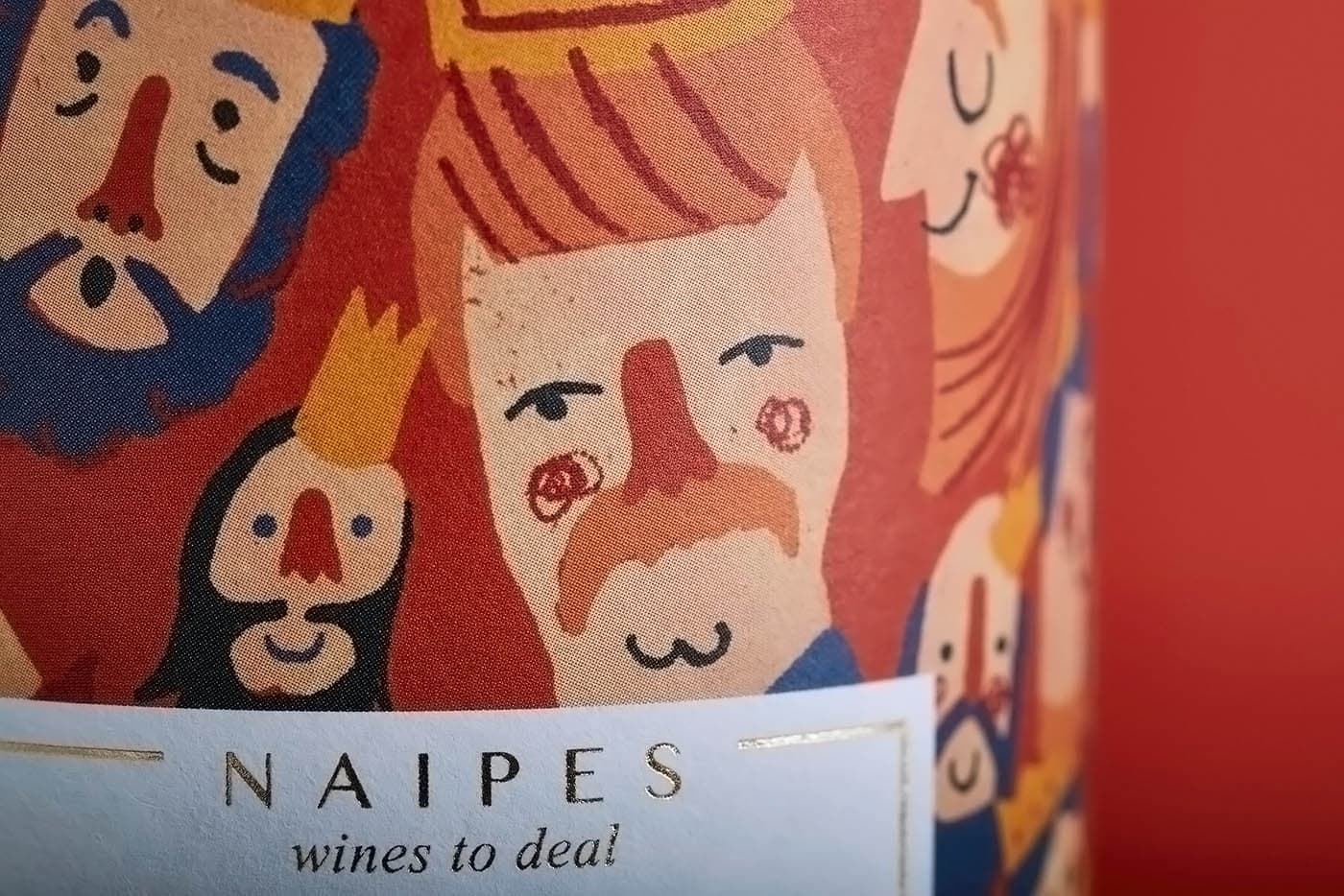 Diseño de packaging (etiquetas) para familia de vinos españoles con ilustraciones basadas en juegos de cartas clásicos