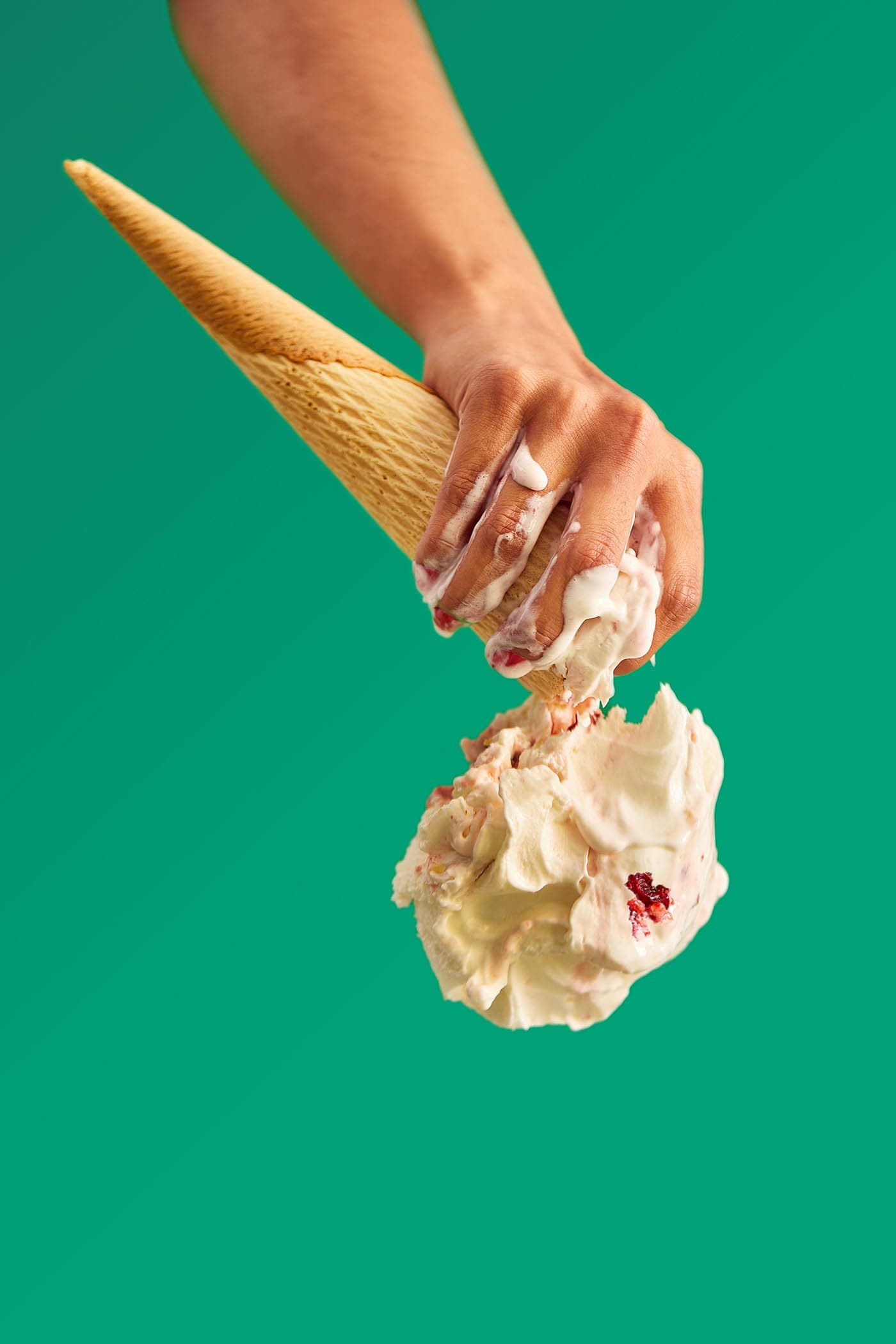 Diseño de branding, packaging, digital e interior para marca de helados en Benifaió